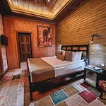 Local Cave House 3* غوريمِيه