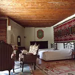 Local Cave House Otel