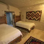 Local Cave House غوريمِيه