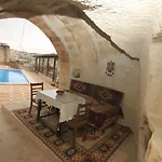 Hotel Local Cave House