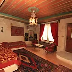 Local Cave House Otel 3*