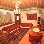 Local Cave House 3* غوريمِيه