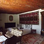 Hotel Local Cave House
