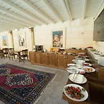 Local Cave House Göreme