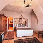 فندق Local Cave House 3*