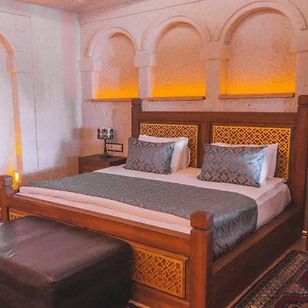 Отель Local Cave House 3*
