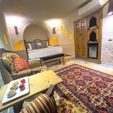 Hotel Local Cave House 3*
