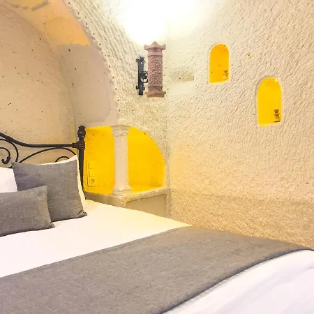 Hotel Local Cave House 3*
