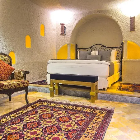 Отель Local Cave House 3*