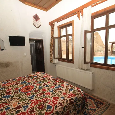 Hotel Local Cave House 3*