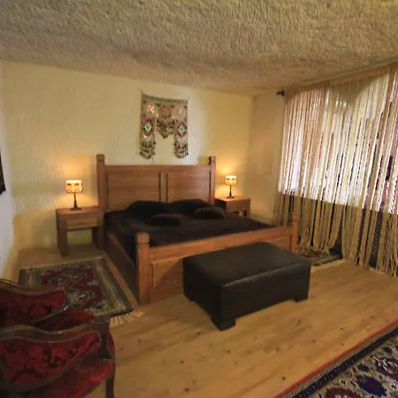 Hotel Local Cave House 3*