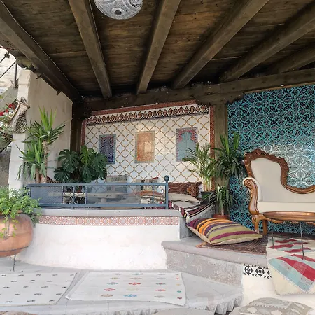 Hotel Local Cave House 3*