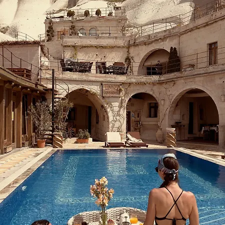 Отель Local Cave House 3*