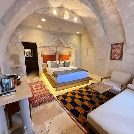 Local Cave House Göreme