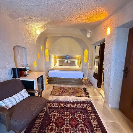 Отель Local Cave House 3*