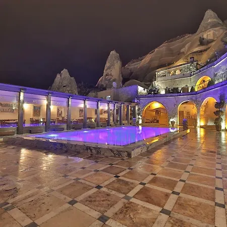 Local Cave House 3*