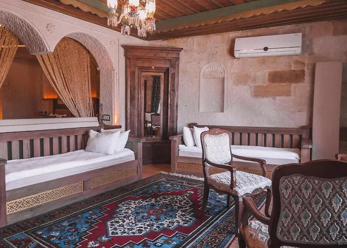 Отель Local Cave House 3*