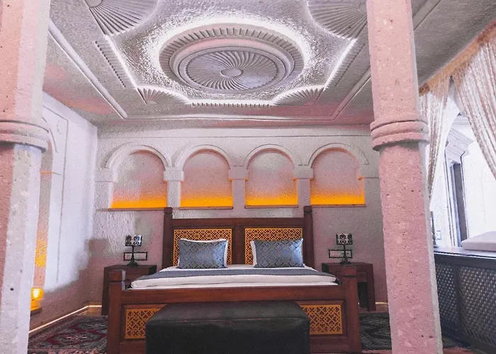 Local Cave House Отель Гореме