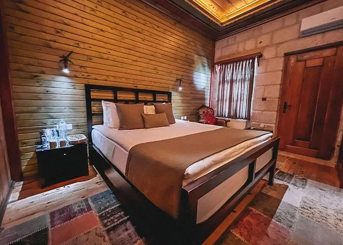 Отель Local Cave House 3*