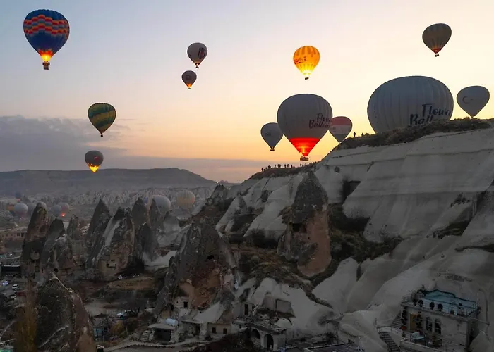 Local Cave House Гореме