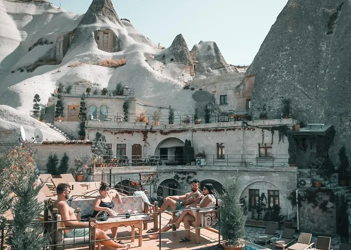 Local Cave House Отель Гореме