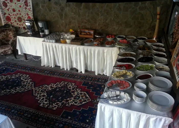 Отель Local Cave House 3*