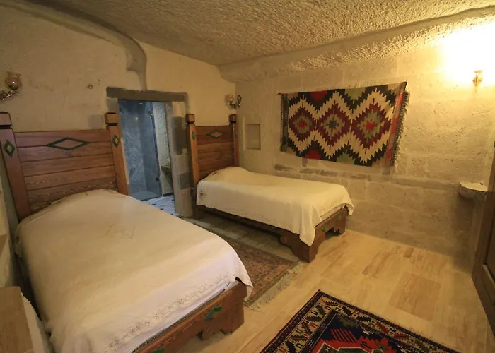 Local Cave House Гореме