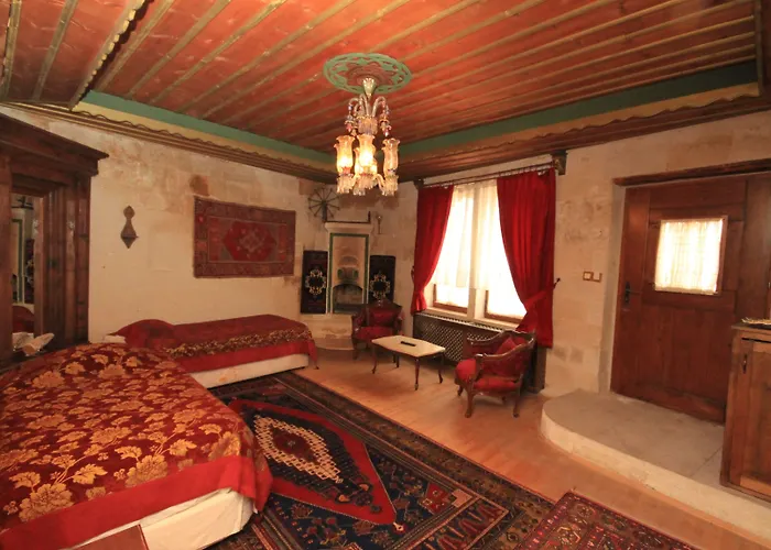 Local Cave House Отель 3*