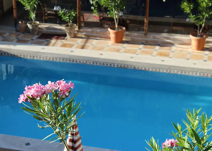 Local Cave House 3* Гореме