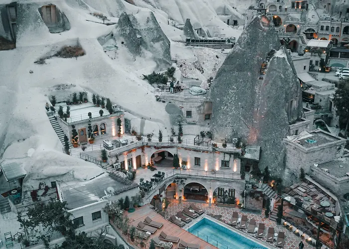 Отель Local Cave House 3*