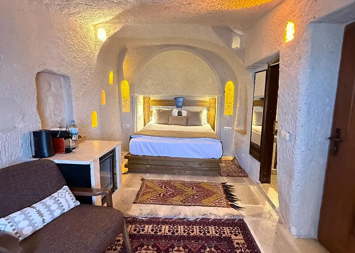 Hotel Local Cave House 3*